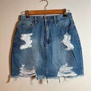 Hollister Distressed Curvy Ultra High Rise Skirt Size 5 - W 27